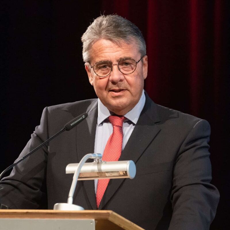 GSA-Convention-2021-Samstag-Abend-Hauptbuehne-551-scaled-e1698518043550-800×800